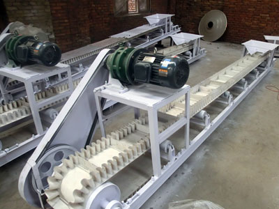 白色食品用波狀擋邊皮帶輸送機(jī)試