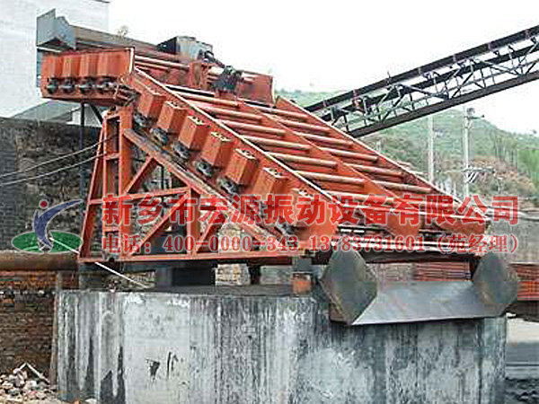 電磁高頻振動(dòng)篩使用現(xiàn)場(chǎng)